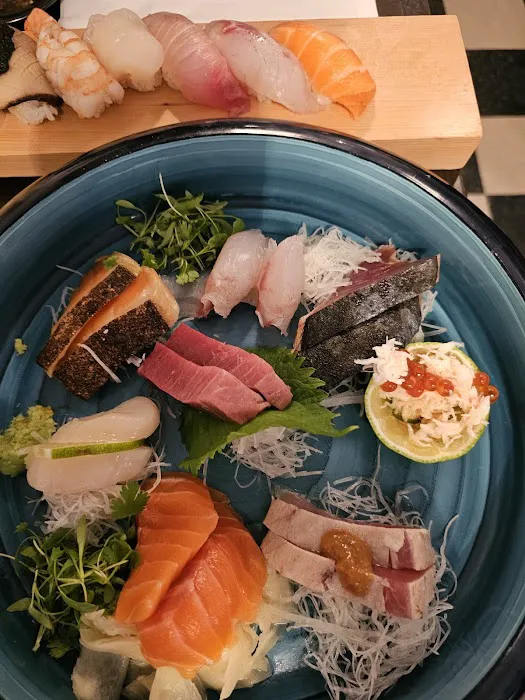 OKINAMI SUSHI BAR Picture 10