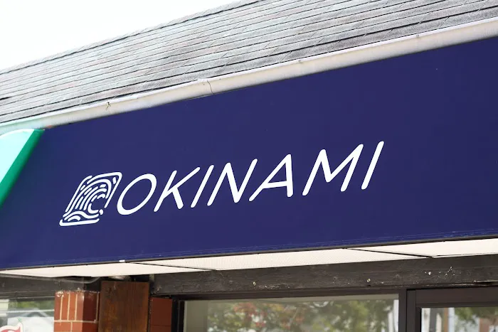 OKINAMI SUSHI BAR Picture 3