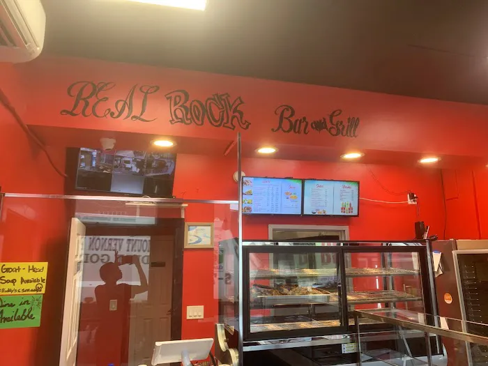 Real Rock Bar & Grill Picture 6