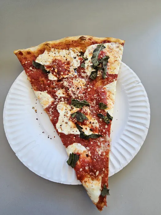 Saccone's Pizzeria Picture 5