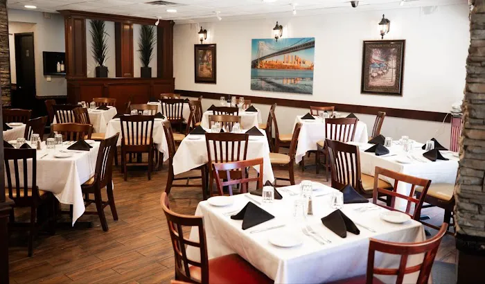 Leo's Italian Restaurant Picture 2