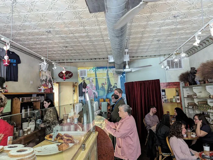 Antoinette's Patisserie Picture 10