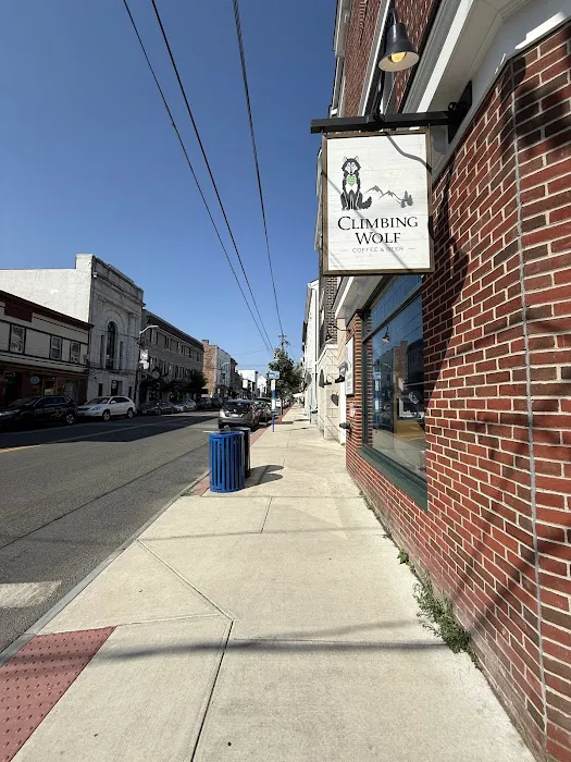 Climbing Wolf Coffee & Beer Picture 3