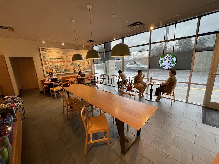 Starbucks Picture 7