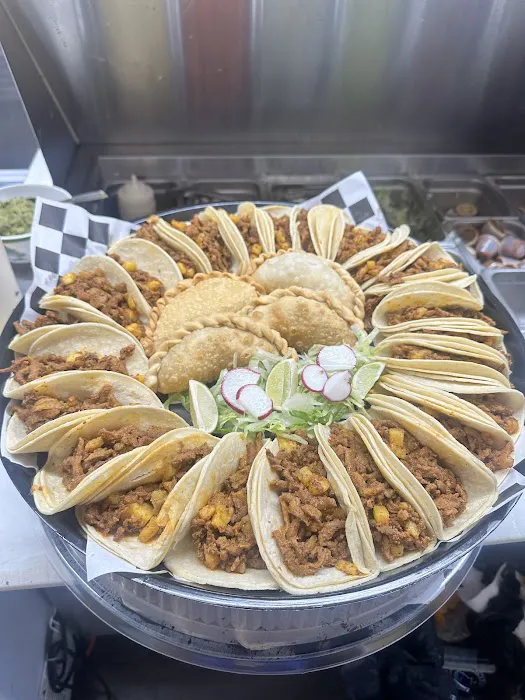 Los Ferchos Deli & Grocery Picture 2