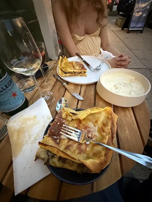 Louie's Next Door Picture 5