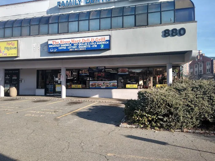 Rivermart Deli Picture 3