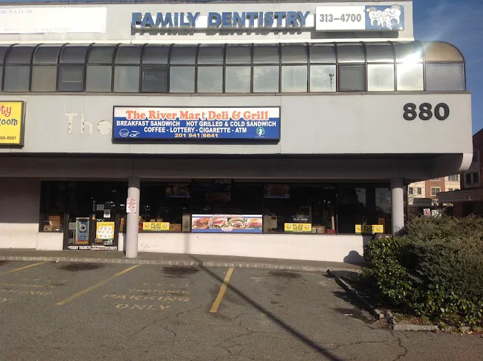Rivermart Deli Picture 2