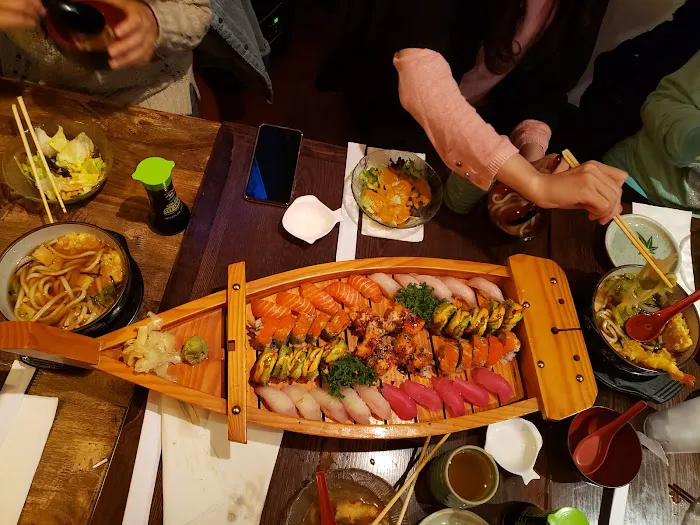 Marathon Sushi Picture 5