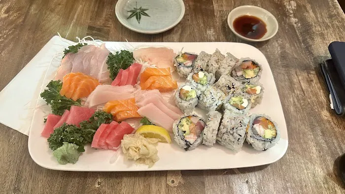 Marathon Sushi Picture 10