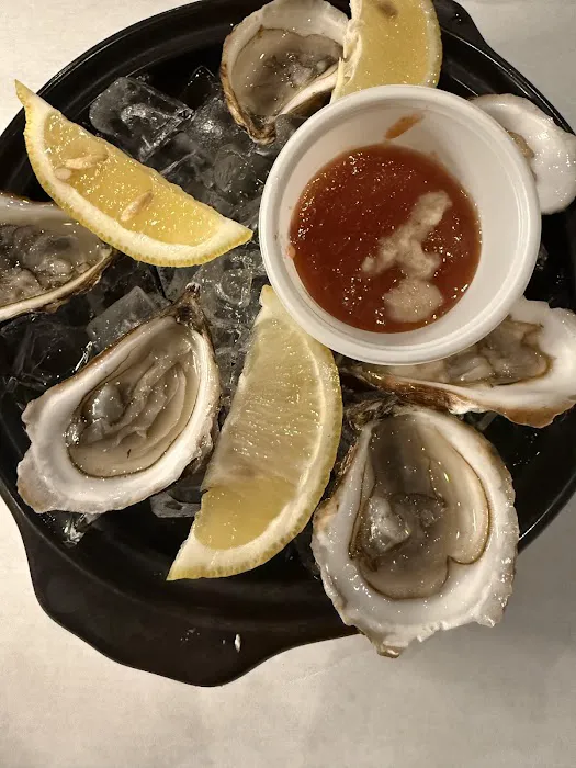 Loui Boil - Cajun Seafood Boil Restaurant / Crab House Picture 9