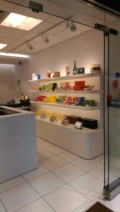 ROYCE' Chocolate at Mitsuwa Marketplace in Edgewater Picture 3