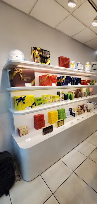 ROYCE' Chocolate at Mitsuwa Marketplace in Edgewater Picture 4