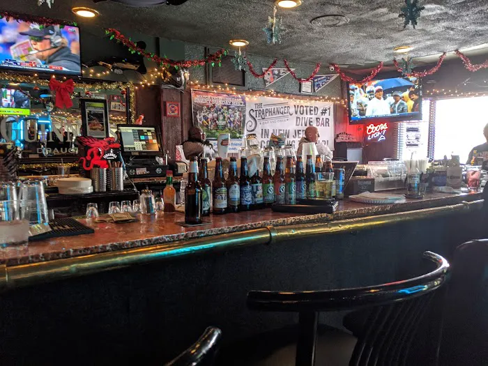 The Straphanger Saloon Picture 7