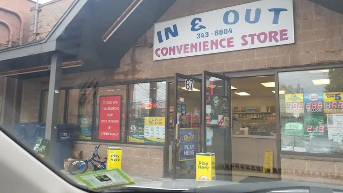 In & Out Deli Picture 3