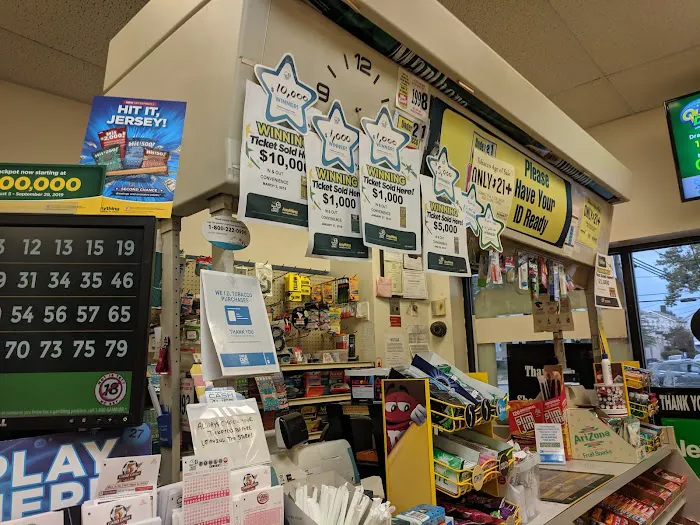 In & Out Deli Picture 9