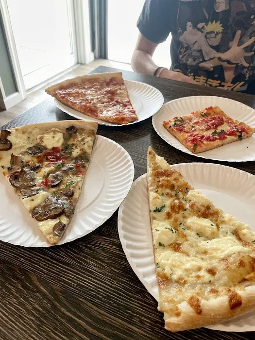 EVOLI Pizzeria & Bistro Picture 7