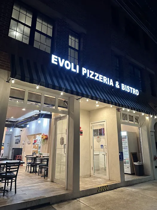 EVOLI Pizzeria & Bistro Picture 5