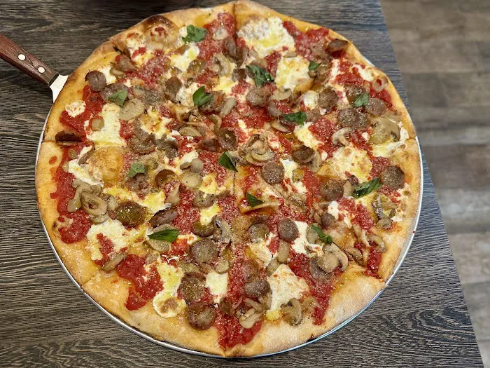 EVOLI Pizzeria & Bistro Picture 2