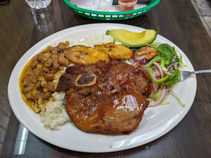 Luka's Deli & Restaurant Picture 7