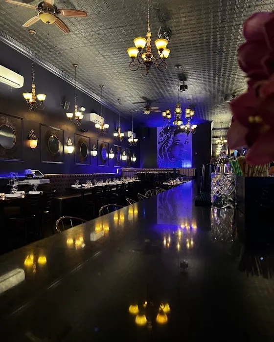 AURA Restaurant & Bar Picture 1