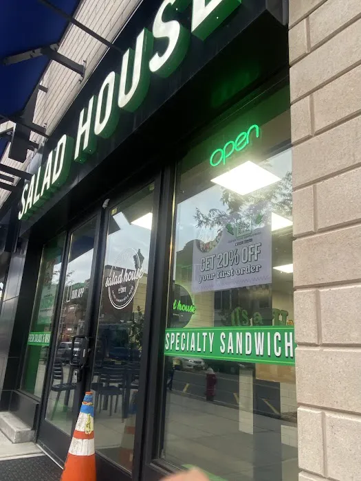 Salad House Picture 10
