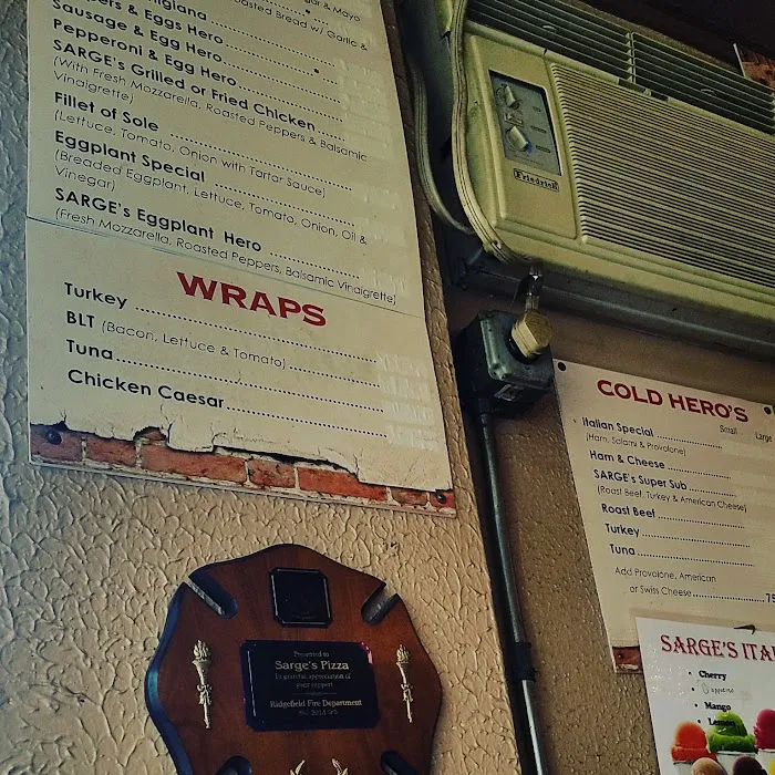 Sarge's Boulevard Pizza Picture 10