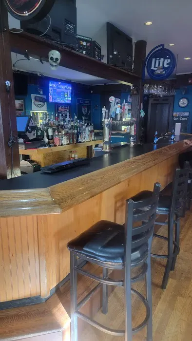 Cozy Tavern Picture 8