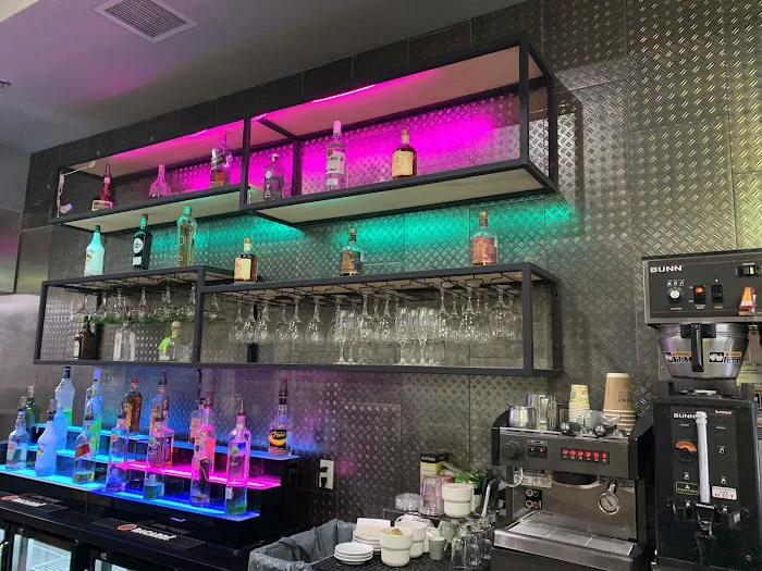 Zoni Restaurant Picture 2