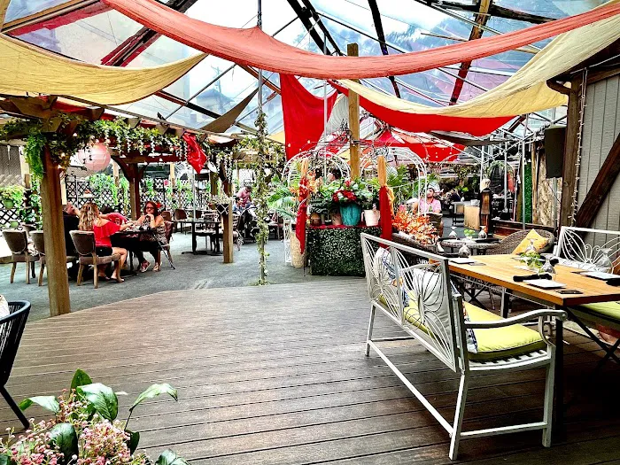 Rustica Lounge Bar & Restaurant Picture 3