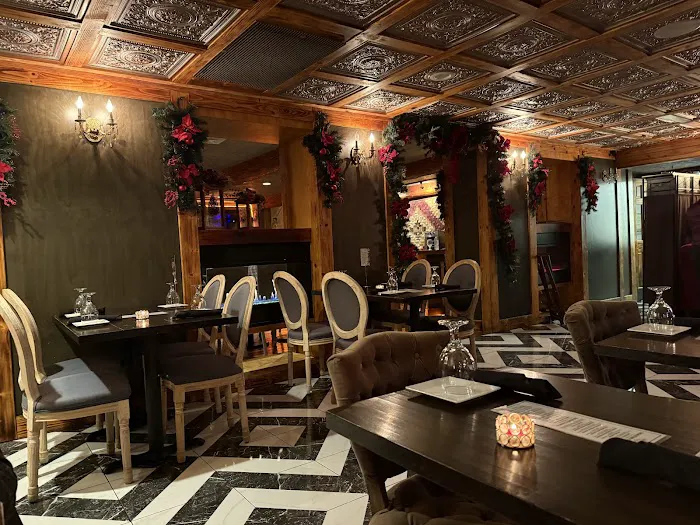 Rustica Lounge Bar & Restaurant Picture 2