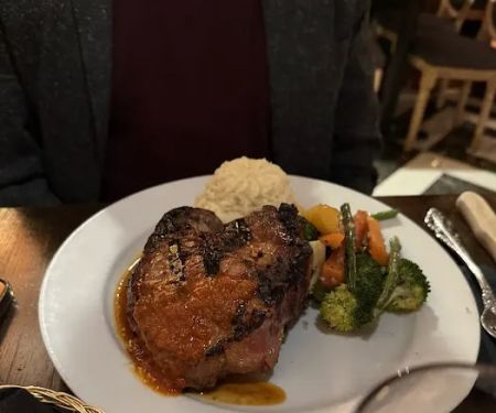 Rustica Lounge Bar & Restaurant