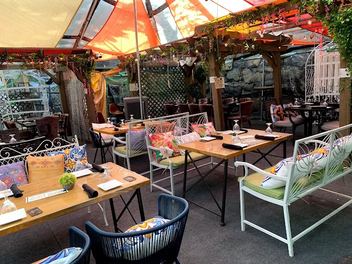 Rustica Lounge Bar & Restaurant Picture 10