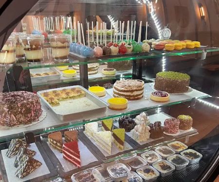 Güllüoğlu Baklava & Cafe