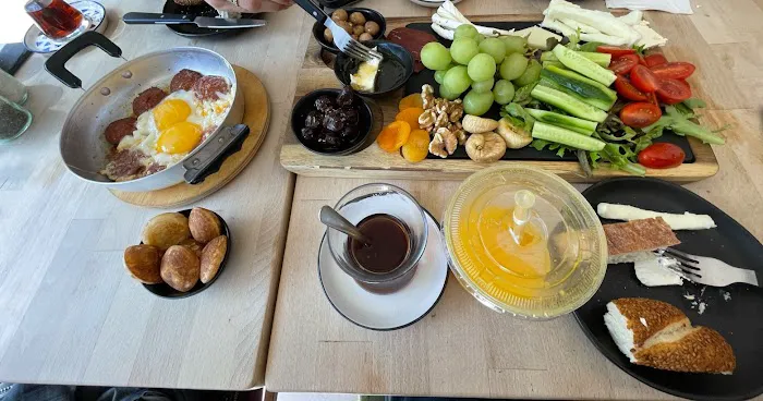 Güllüoğlu Baklava & Cafe Picture 3