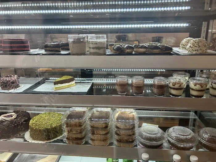 Güllüoğlu Baklava & Cafe Picture 7