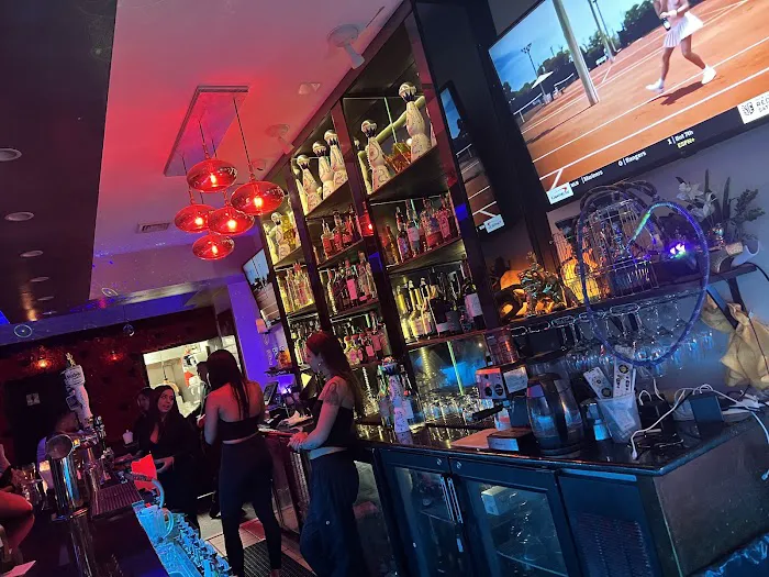 690 Park Restaurant Bar & Lounge Picture 4