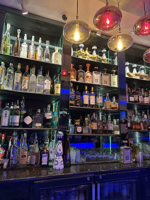 690 Park Restaurant Bar & Lounge Picture 5