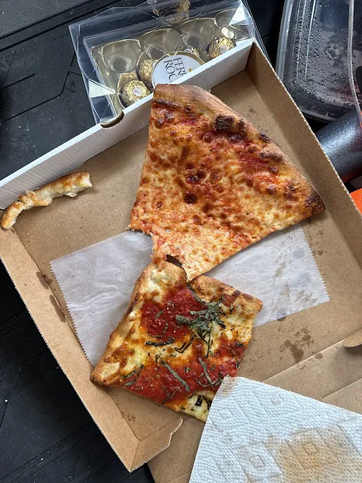 Dante's Pizza & Restaurant Picture 6