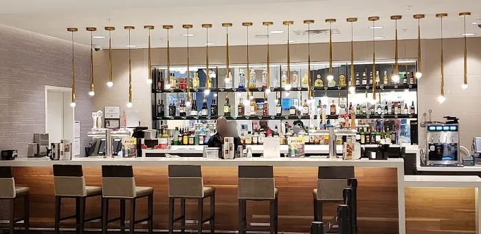 MacGuffins Bar & Lounge Picture 9
