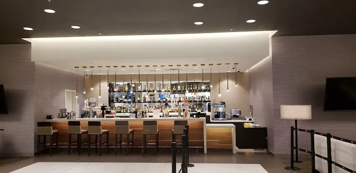 MacGuffins Bar & Lounge Picture 5