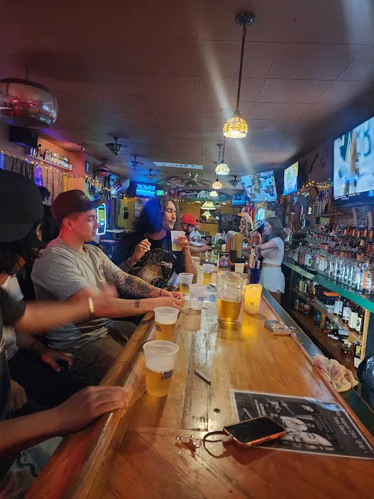 Lenora's Bar & Grill Picture 5