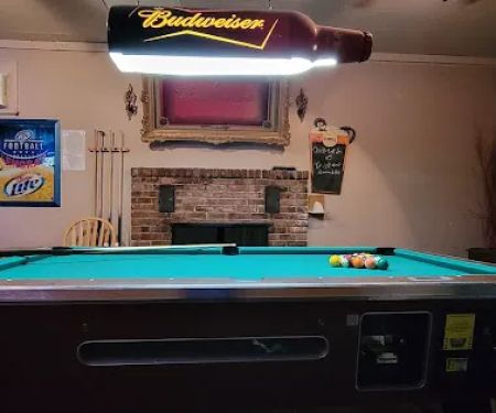 Lenora's Bar & Grill