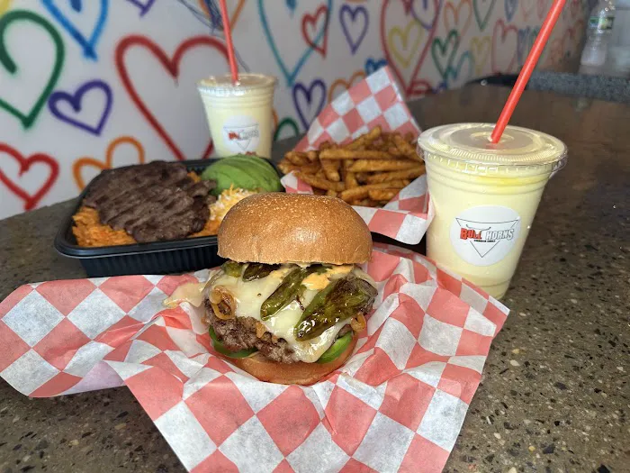 Bullhorns Burger Grill Picture 5