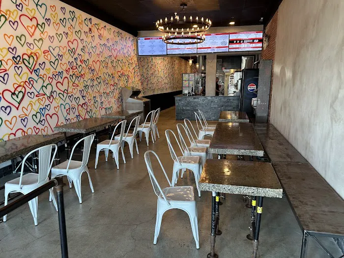 Bullhorns Burger Grill Picture 7
