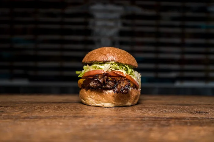 Bullhorns Burger Grill Picture 6