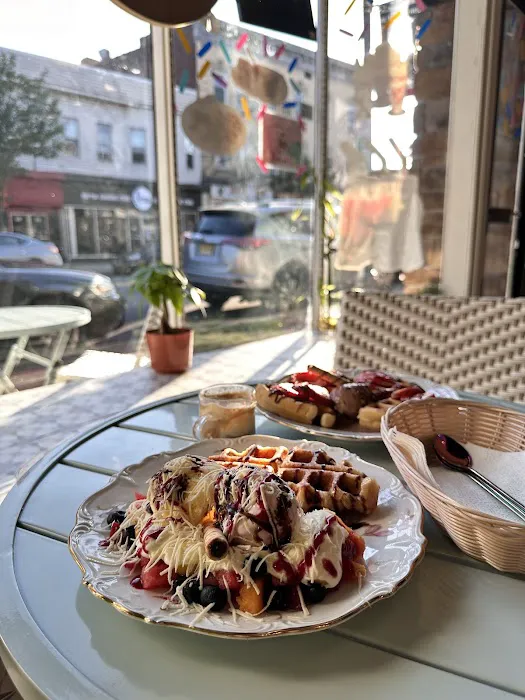 Lulu Cafe Boutique Picture 5