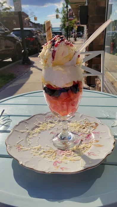Lulu Cafe Boutique Picture 4