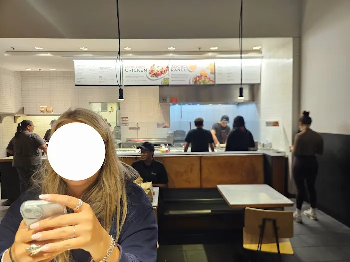 Chipotle Mexican Grill Picture 8