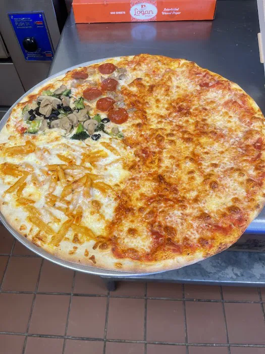 Ralph's Italian pizzeria and restaurant since 1975 Picture 9